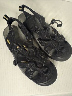 Keen Closed Toe Black Water Shoes Womens Size 7.5